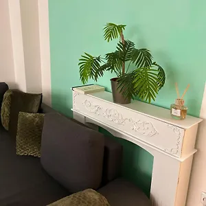 https://sunny-flat-in-center-of.praguehotelsweb.com